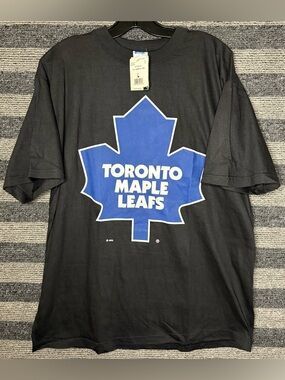 STARTER Toronto Maple Leafs Black Jumbo Logo NHL Graphic T-Shirt Men’s Large